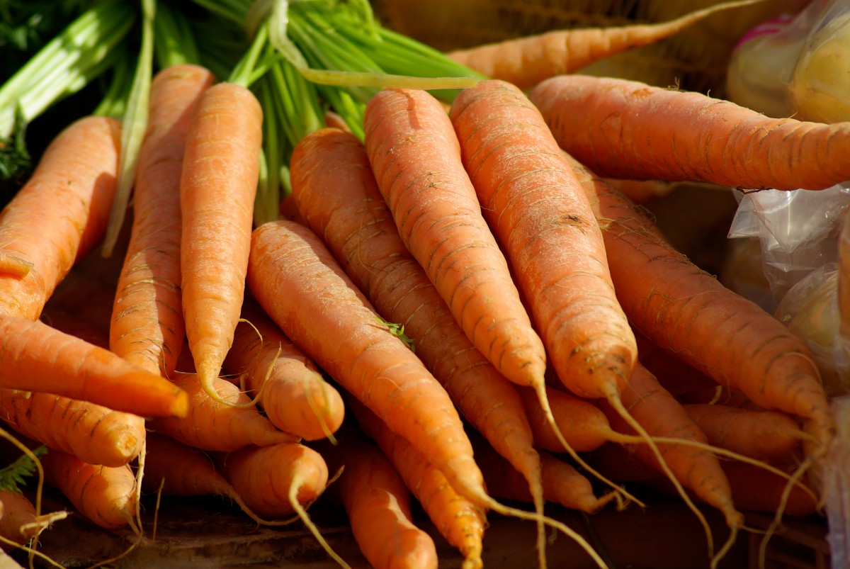 carrots_vegetables_vegetable_garden_market-1233718.jpg